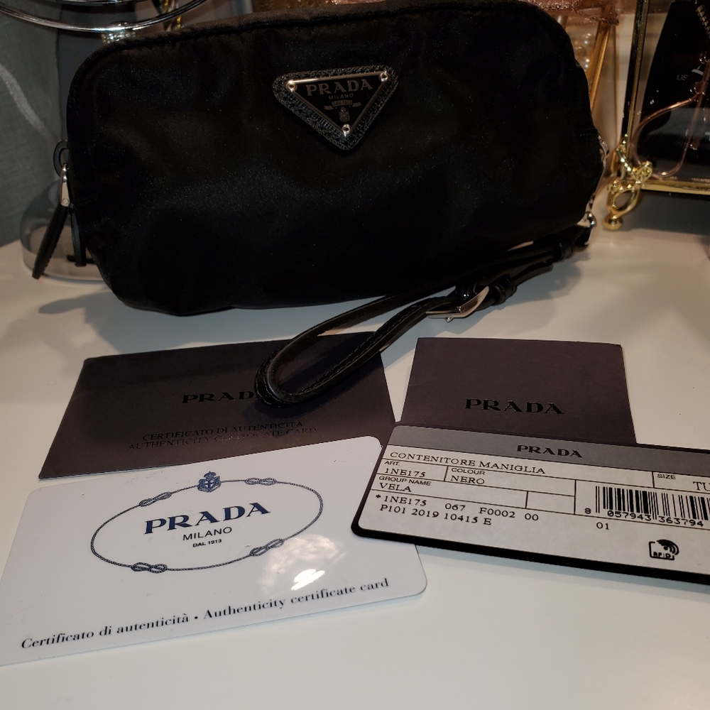 🖤🖤 Prada Vela 💯Authentic 2019 Collection